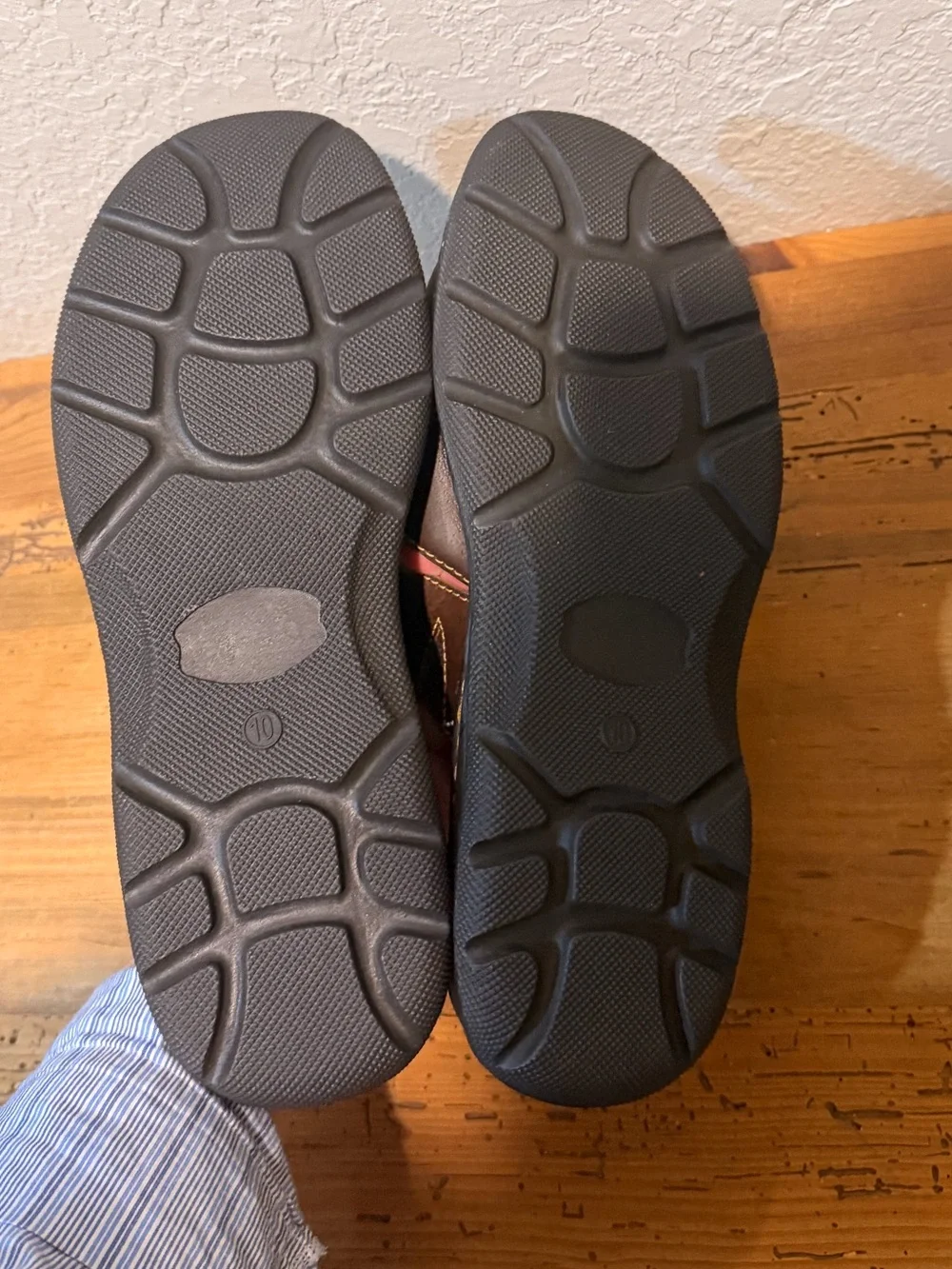 VTG NWOT Y2K Cherokee Leather Strappy Sandals